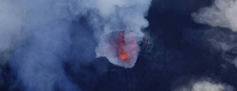 Over 8 000 people evacuated around Aoba (Ambae) volcano, Vanuatu