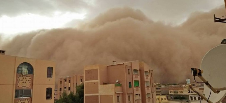 Massive dust storm sweeps across northern Algeria