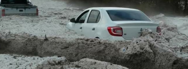 Extreme hail accumulations in Cordoba, Argentina, 1.5 m (4.9 feet) within 15 minutes