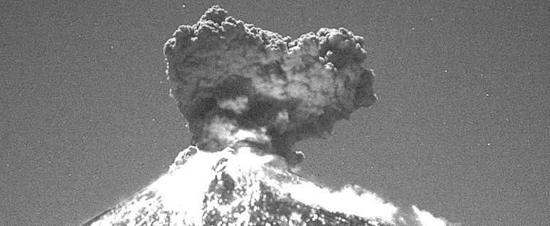 Impressive eruption of Popocatépetl volcano, Mexico