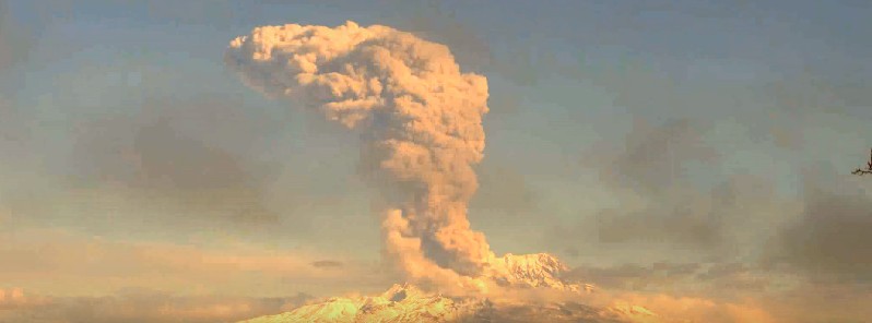 Powerful eruption of Sheveluch volcano, ash up to 10.4 km (34 000 feet) a.s.l.