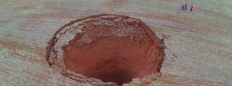 Massive sinkhole opens near Coromandel in Minas Gerais, Brazil