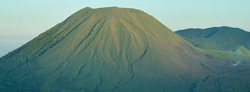 Mount Lokon alert level raised, North Sulawesi, Indonesia