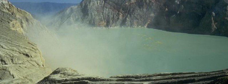 Toxic gases released from Kawah Ijen injure 24 people, evacuations ordered