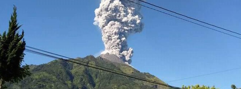 Powerful explosion at Merapi volcano, Red aviation alert, airport closed