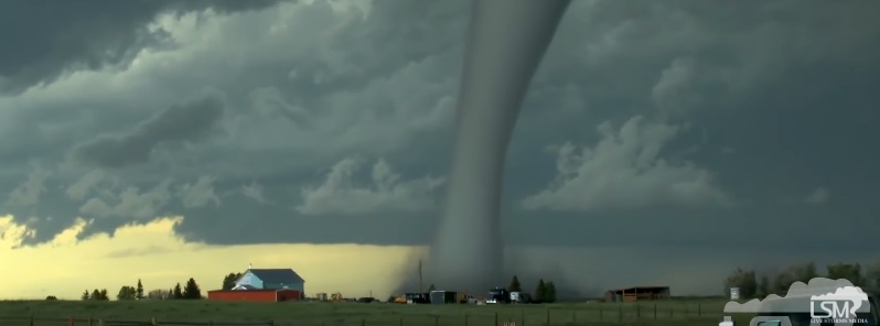 Photogenic EF-3 tornado touched down near Laramie, Wyoming