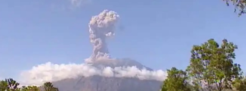 eruption-at-agung-volcano-ejects-ash-to-5-2-km-asl-indonesia