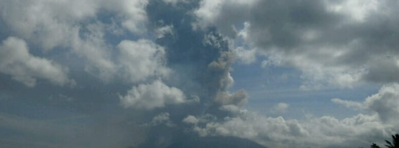 Strong eruption of Mount Soputan in Sulawesi after deadly M7.5 earthquake and tsunami, Indonesia