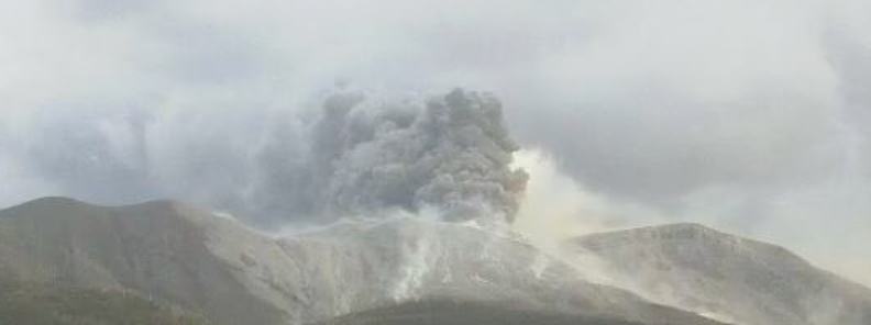 Strong explosive eruption at Kuchinoerabujima volcano, pyroclastic flow generated, Japan