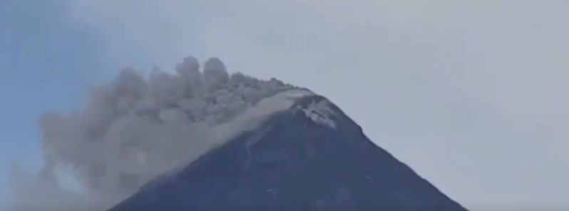 Phreatic eruptions at Mayon volcano, Philippines