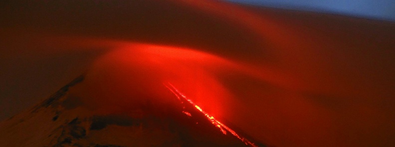 effusive-explosive-activity-lava-flows-and-amazing-winter-scenery-at-mount-etna-italy