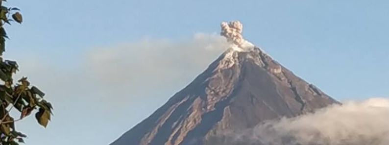 Phreatic eruptions at Mayon volcano, Philippines