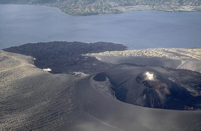 Earthquakes at Taal volcano, increase in water temperature, Philippines