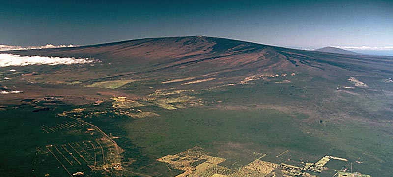 Increased seismicity and ground deformation at Mauna Loa volcano, Hawaii