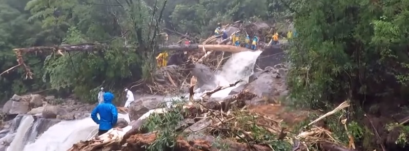 extremely-heavy-rain-hits-yakushima-island-japan-420-mm-16-5-inches-in-12-hours
