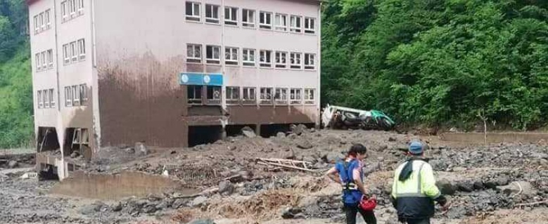 Destructive floods hit Trabzon, leaving 10 people dead or missing, Turkey