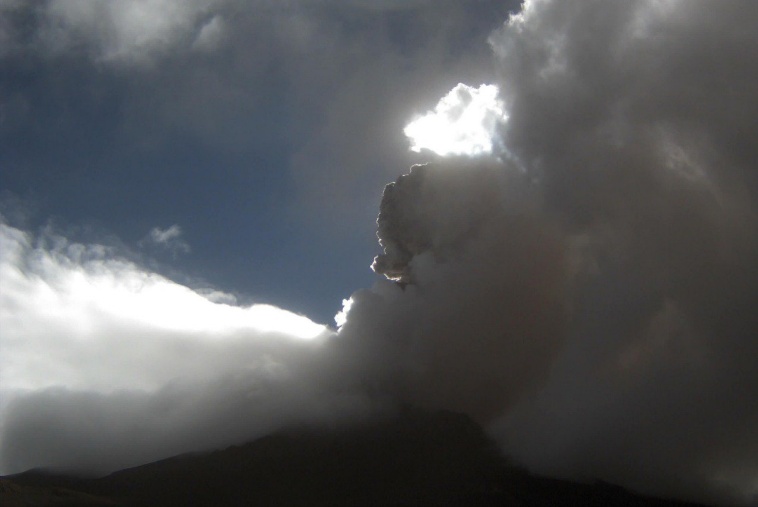 Strong eruptions at Mexico’s Popocatepetl volcano, ash to 11.3 km (37 000 feet) a.s.l.