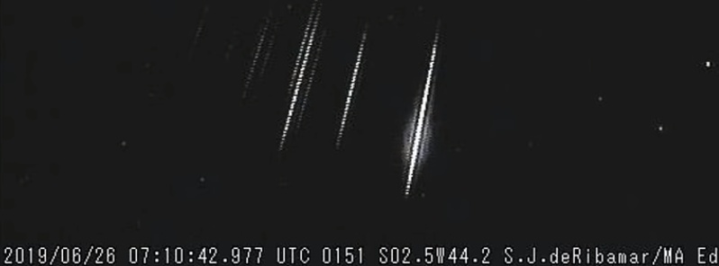 Exceptional multiple meteor event recorded over Brazil