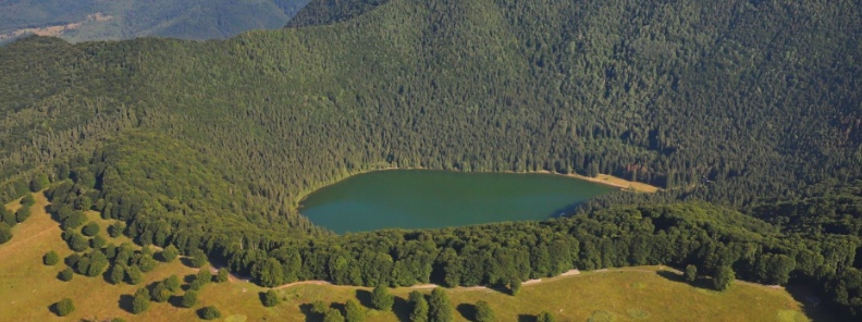 Proof of magma reservoir beneath seemingly inactive Ciomadul volcano, Romania