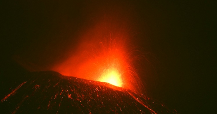 eruption-at-etna-s-new-southeast-crater-italy
