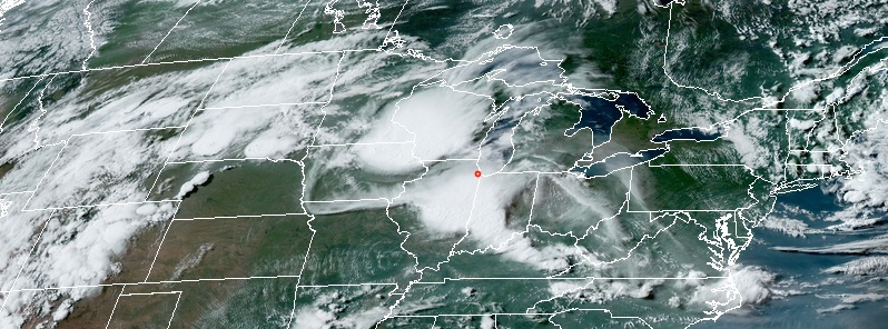 nearly-100-000-without-power-as-severe-thunderstorms-hit-chicago-illinois