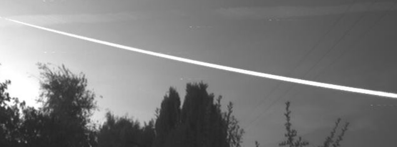 Slow-moving bright fireball over the English Channel