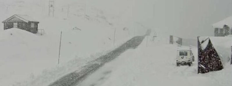early-snow-strong-winds-wreak-havoc-in-norway