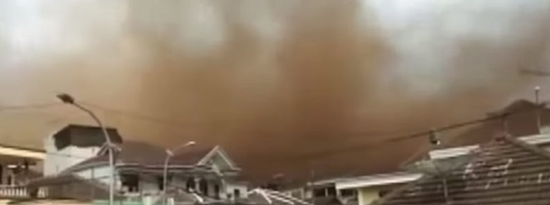 Tornado sweeps through East Java, killing one and displacing thousands, Indonesia