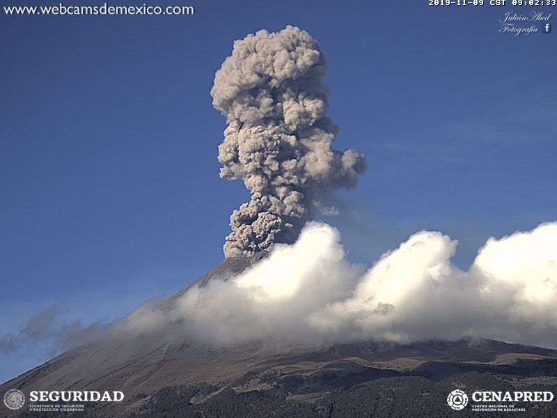 Strong explosion at Popocatepetl volcano, continuous VA emission, Mexico