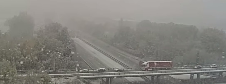 Major snowstorm hits France – widespread disruption reported, 300 000 homes without power