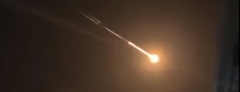 amazing-videos-show-chinese-rocket-disintegrating-over-guam-and-saipan