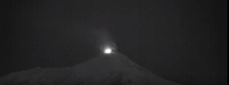 eruption-warning-locals-and-tourists-warned-to-stay-away-from-avachinsky-volcano-kamchatka