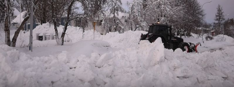 Severe blizzard dumps up to 9 m (30 feet) of snow on parts of northern Iceland