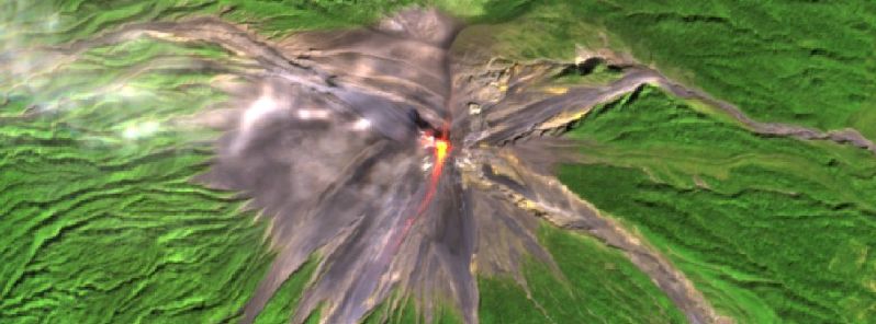 Strong strombolian activity at Fuego volcano, Guatemala