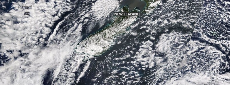 Strong winds and summer snowfall in New Zealand’s Southland