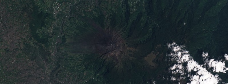 Satellites detect very rapid deformation of Tungurahua’s west flank, possibly leading to a colossal landslide, Ecuador