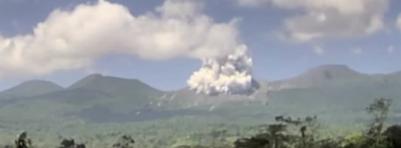 Strong hydrothermal explosion at Rincon de la Vieja volcano, Costa Rica