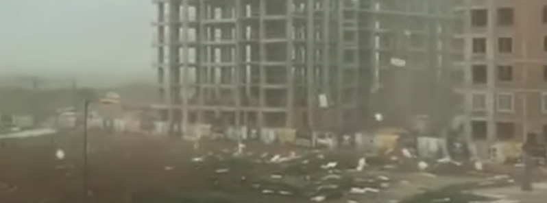 Hurricane-force winds and heavy rains wreak havoc across Yekaterinburg, leave at least 3 people dead, Russia