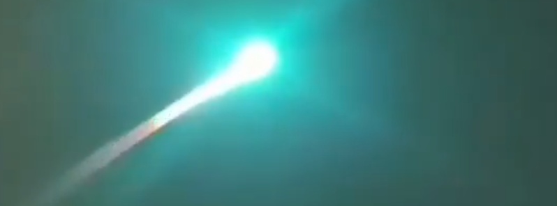Spectacular, long-lasting green fireball recorded over Pilbara, Western Australia