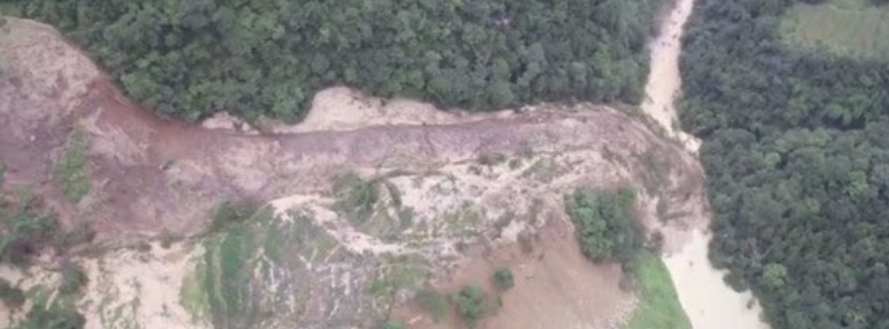 large-landslide-blocks-a-river-in-chongqing-more-than-500-residents-flee-china