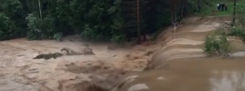 Heavy rain triggers dam collapse, sweeping away several buildings in Ruza City, Russia
