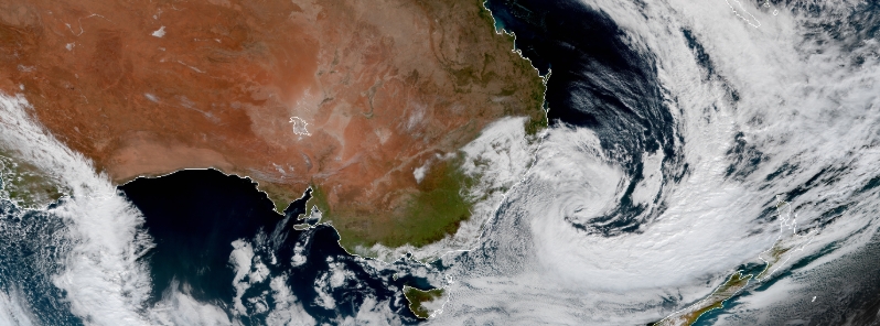 Tasman low brings disruptive snowfall to Snowy Mountains and high waves to NSW coastline