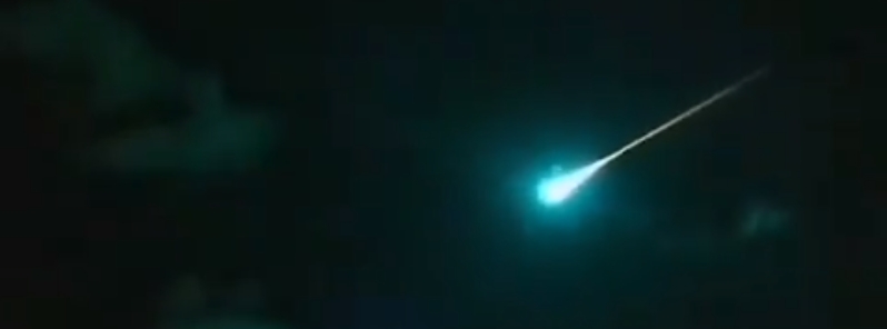 Spectacular fireball lights up the sky over Mexico, hits land and sparks a fire