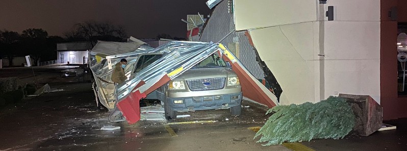 Late-evening EF-2 tornado hits Arlington as the first significant November tornado in North Texas since 1987