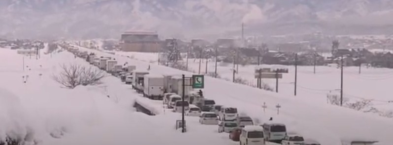 Military deployed after record snowfall strands more than 2 000 vehicles in Japan