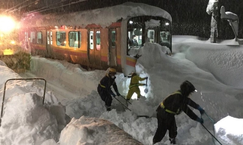 Snow piling up at an unprecedented rate in Japan