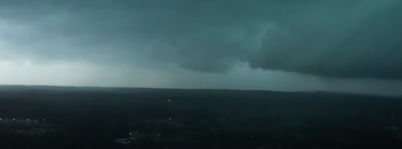 Damaging tornado outbreak hits South U.S., severe weather shifting into the Southeast