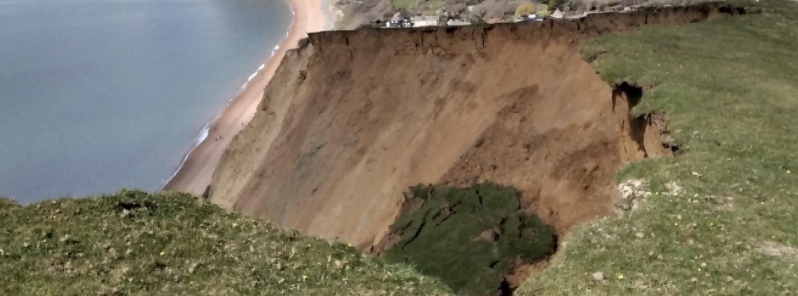 Jurassic Coast sees biggest rockfall in 60 years, UK