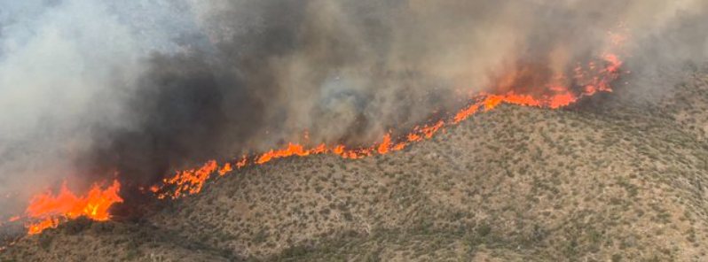 Hundreds ordered to evacuate as 2 large wildfires rage in Arizona, U.S.