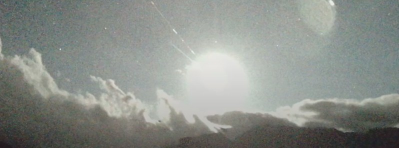 Very bright fireball explodes over Taiwan